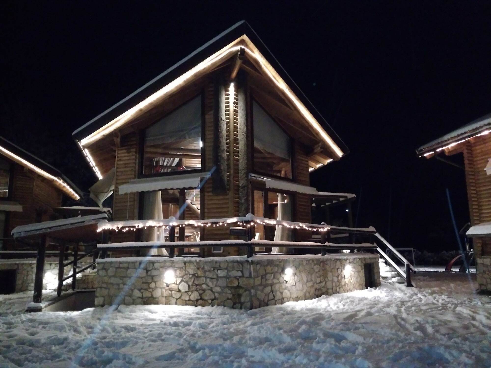 Natura Chalets Mega Chorio Exterior photo